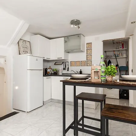 Apartment Rifugio Storico A 50 Passi Dal Duomo, Bilocale Genua